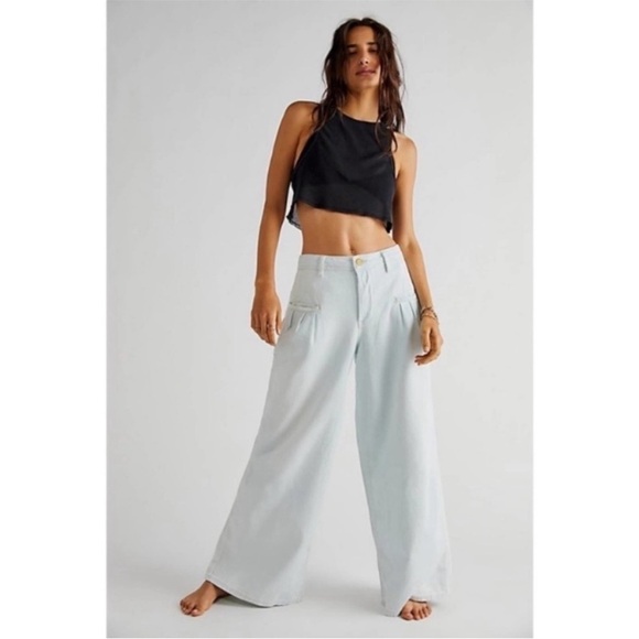 FREE PEOPLE Charlie Wide Leg Jeans High Rise Pants in Light Wash Blue $148 - Picture 1 of 8